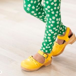 Hannah Andersson Young girl youth size 3 yellow sandal braided